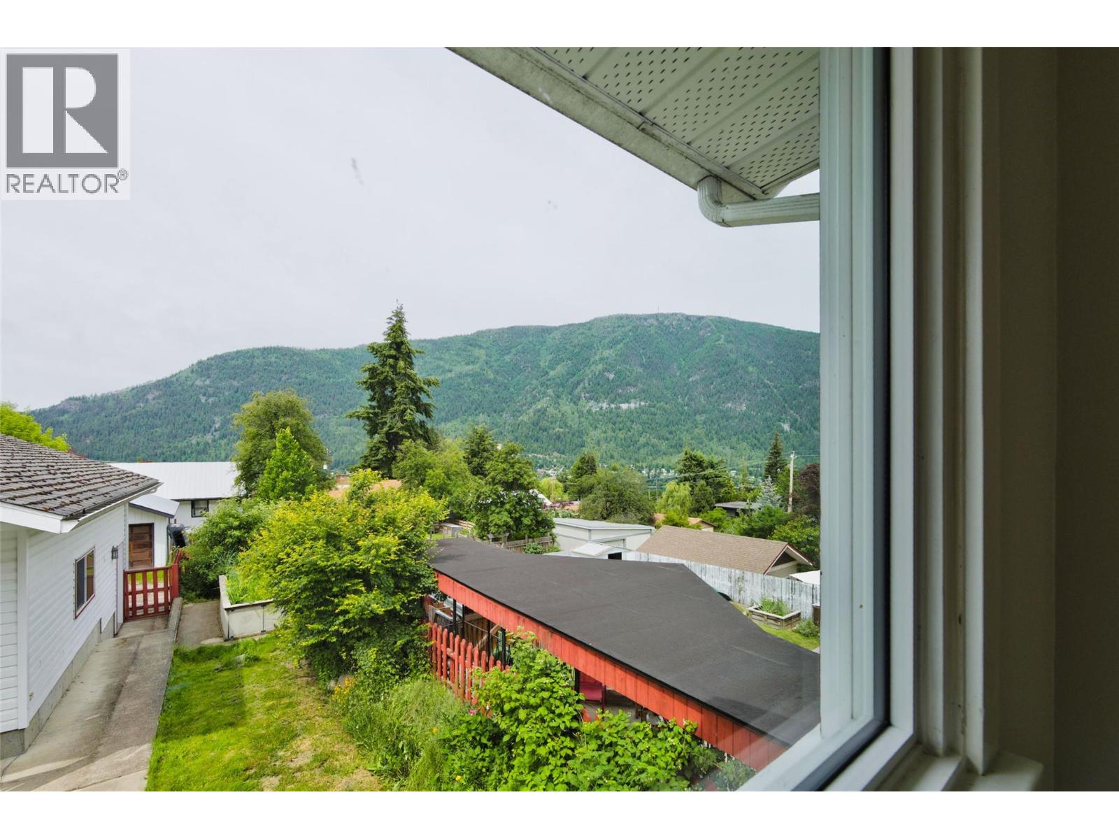 815 Tenth Street, Nelson, British Columbia  V1L 3C6 - Photo 70 - 10391936