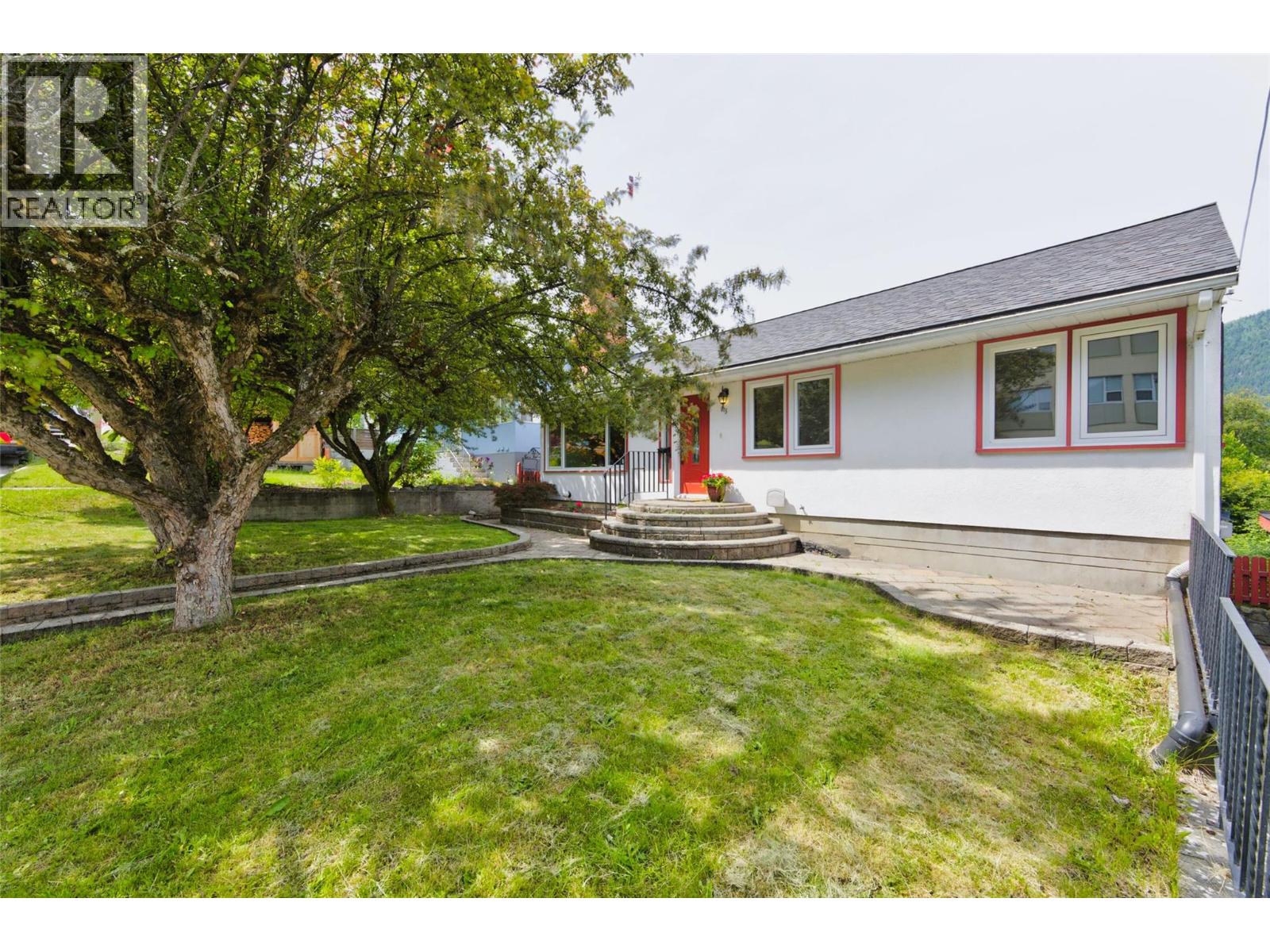 815 Tenth Street, Nelson, British Columbia  V1L 3C6 - Photo 55 - 10391936