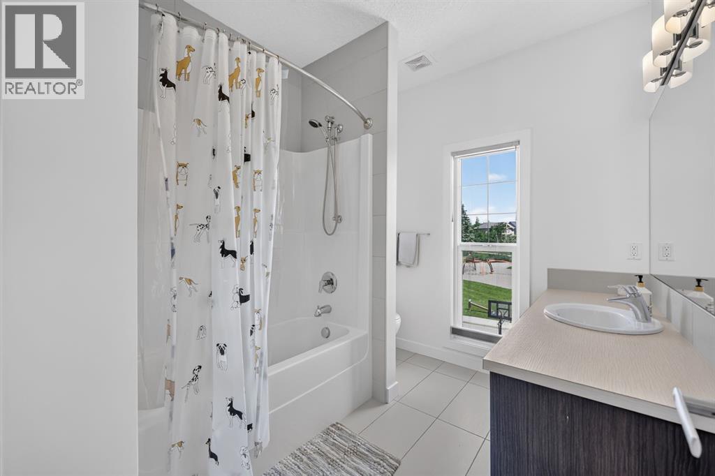 60 Tremblant Terrace Sw, Calgary, Alberta  T3H 0B9 - Photo 26 - A2322341
