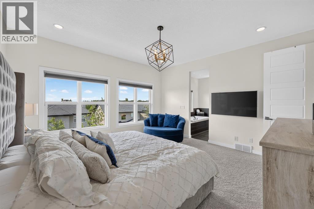 60 Tremblant Terrace Sw, Calgary, Alberta  T3H 0B9 - Photo 19 - A2322341