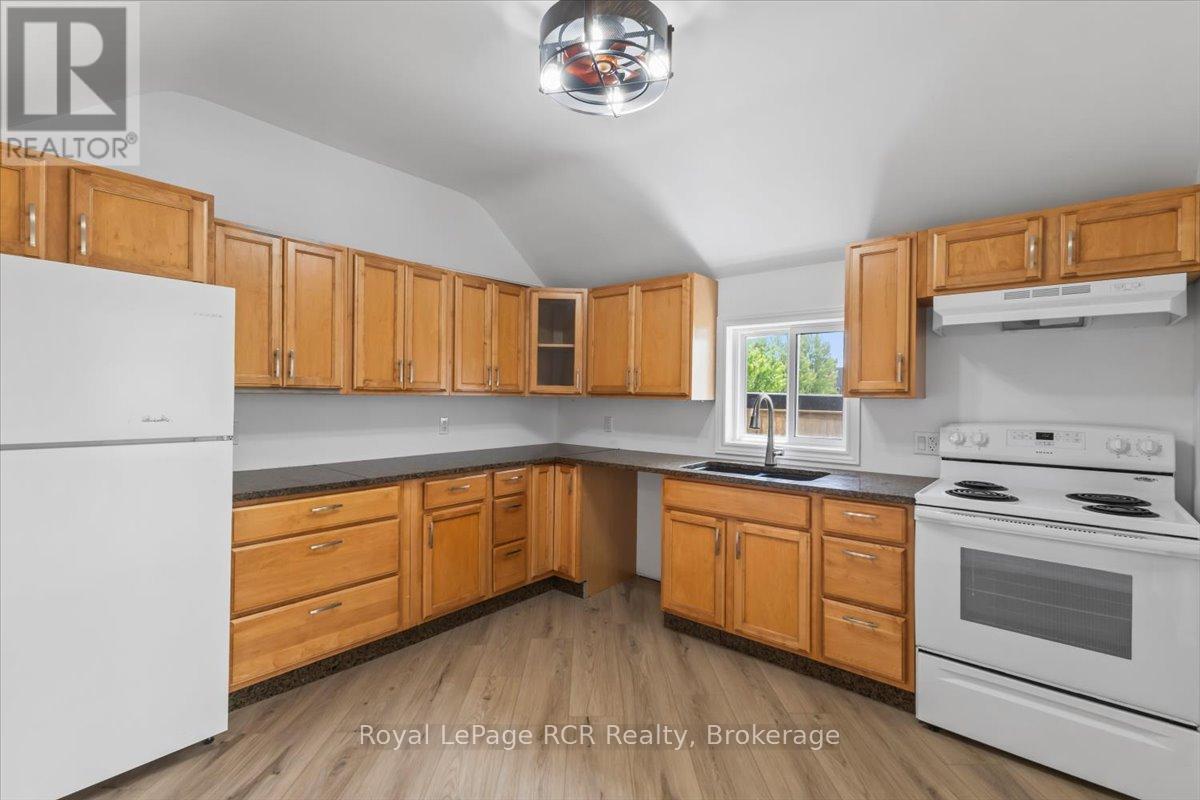 503 10th Avenue, Hanover, Ontario  N4N 2P2 - Photo 12 - X13464498