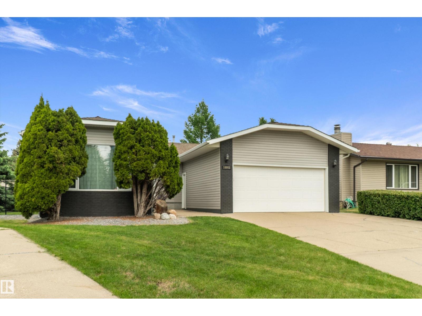 10952 34a Av NW, Edmonton, Alberta  T6J 2V1 - Photo 2 - E4494489