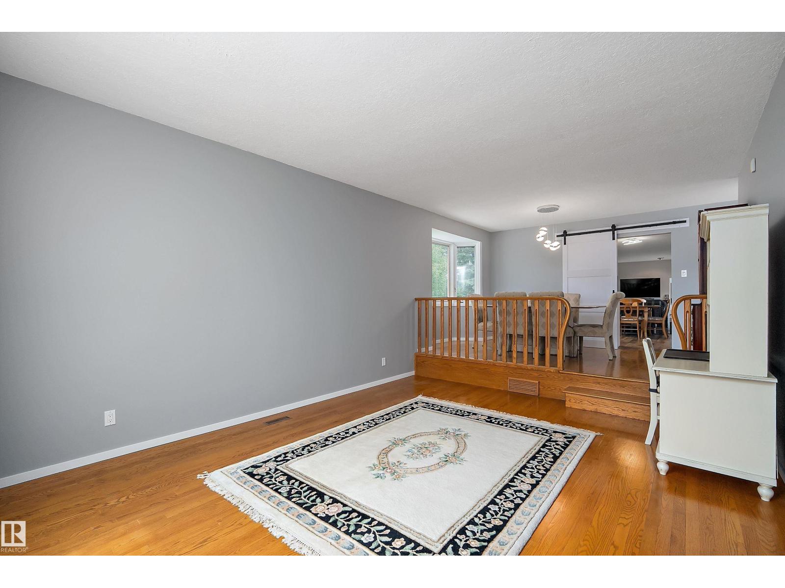 10952 34a Av NW, Edmonton, Alberta  T6J 2V1 - Photo 8 - E4494489