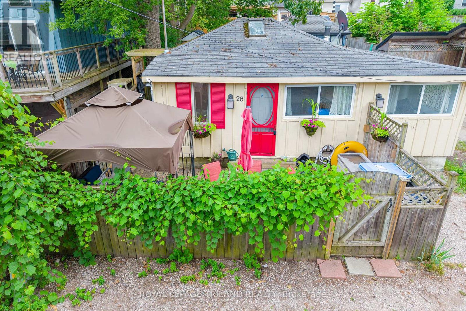 26 Elmwood Avenue, Lambton Shores, Ontario  N0M 1T0 - Photo 10 - X13464532