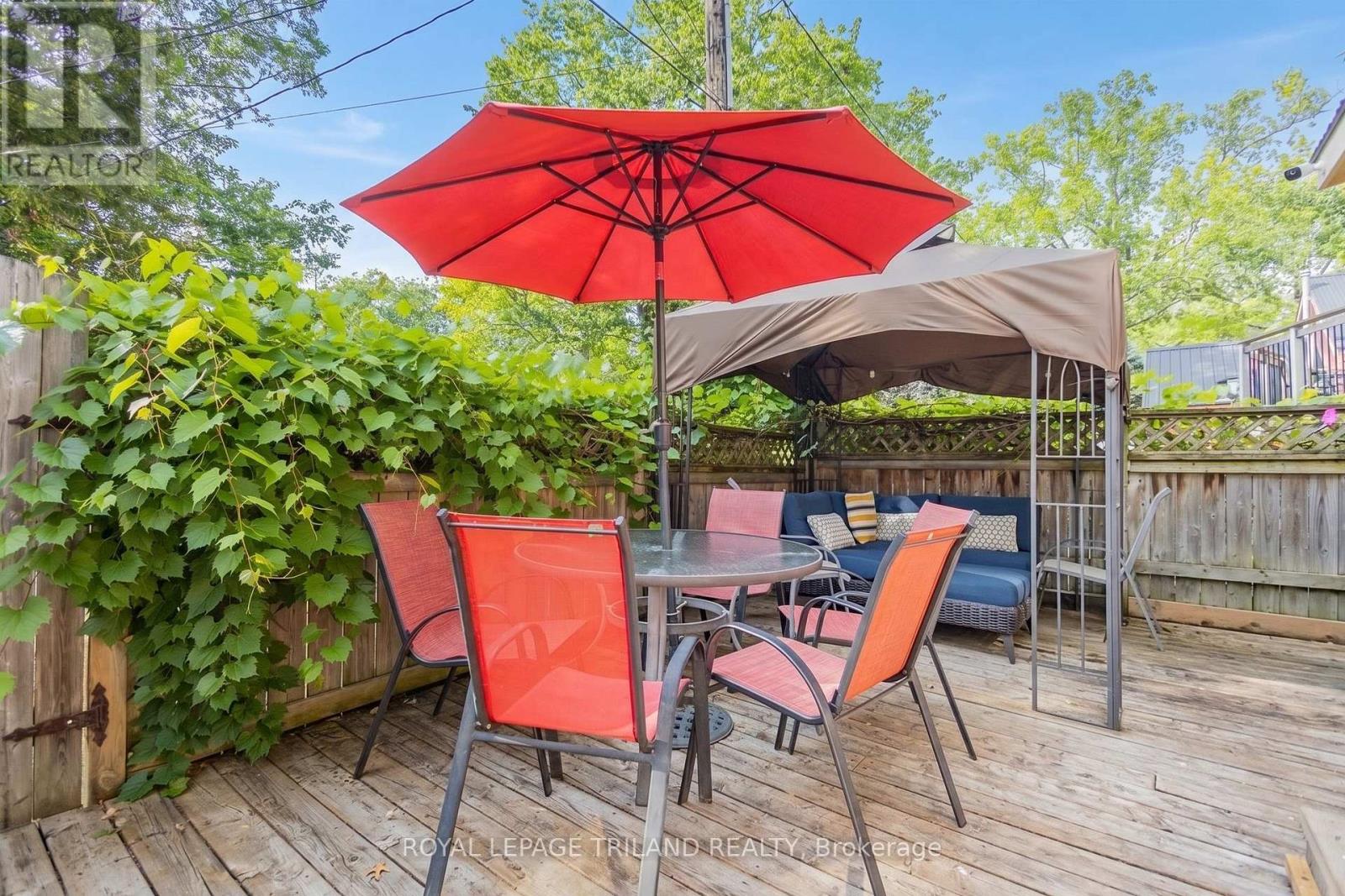 26 Elmwood Avenue, Lambton Shores, Ontario  N0M 1T0 - Photo 11 - X13464532