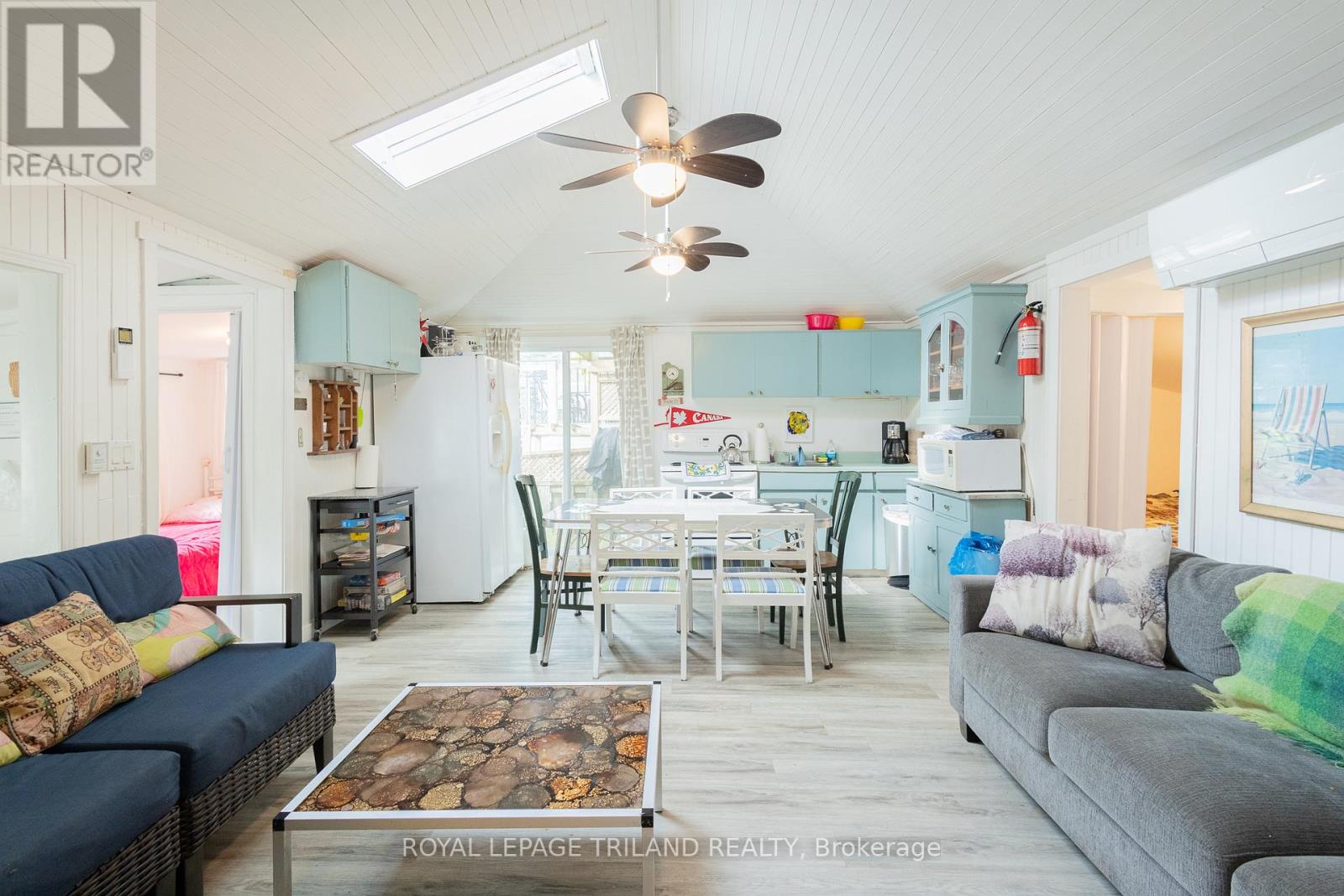 26 Elmwood Avenue, Lambton Shores, Ontario  N0M 1T0 - Photo 4 - X13464532