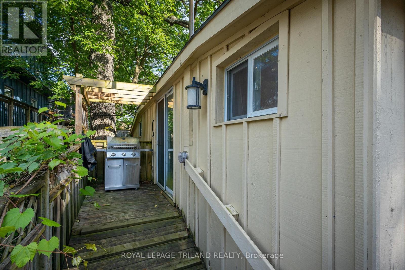 26 Elmwood Avenue, Lambton Shores, Ontario  N0M 1T0 - Photo 43 - X13464532