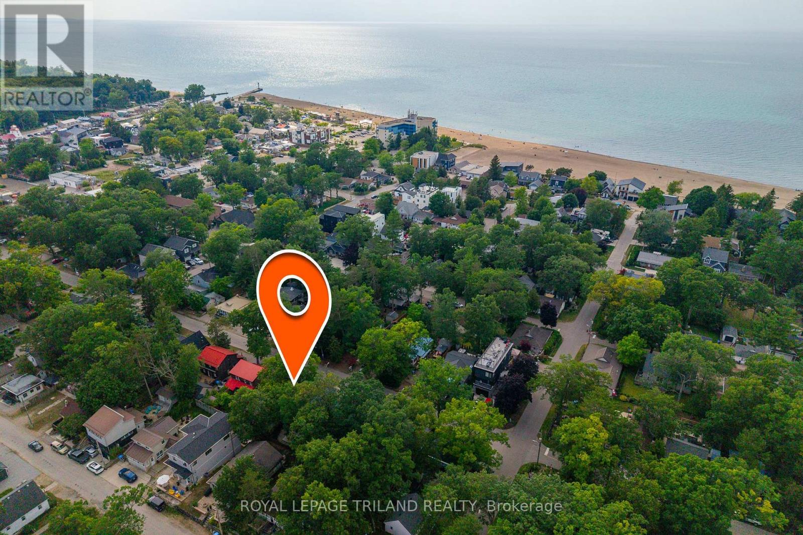 26 Elmwood Avenue, Lambton Shores, Ontario  N0M 1T0 - Photo 6 - X13464532
