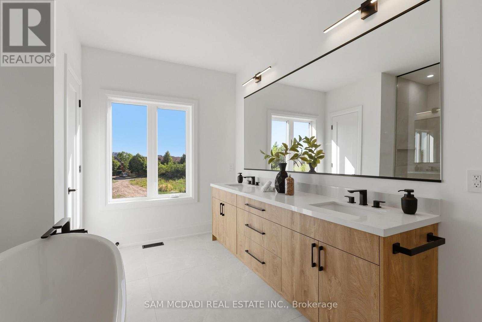 2354 Eighth Line, Oakville, Ontario  L6H 7E6 - Photo 21 - W13464516