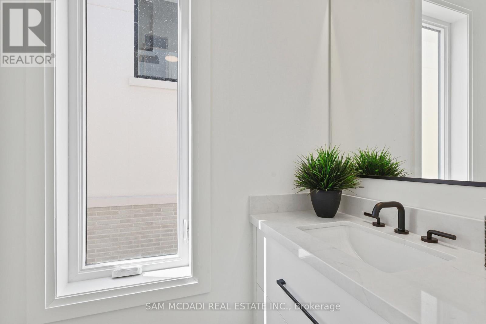 2350 Eighth Line, Oakville, Ontario  L6H 7E6 - Photo 21 - W13464524