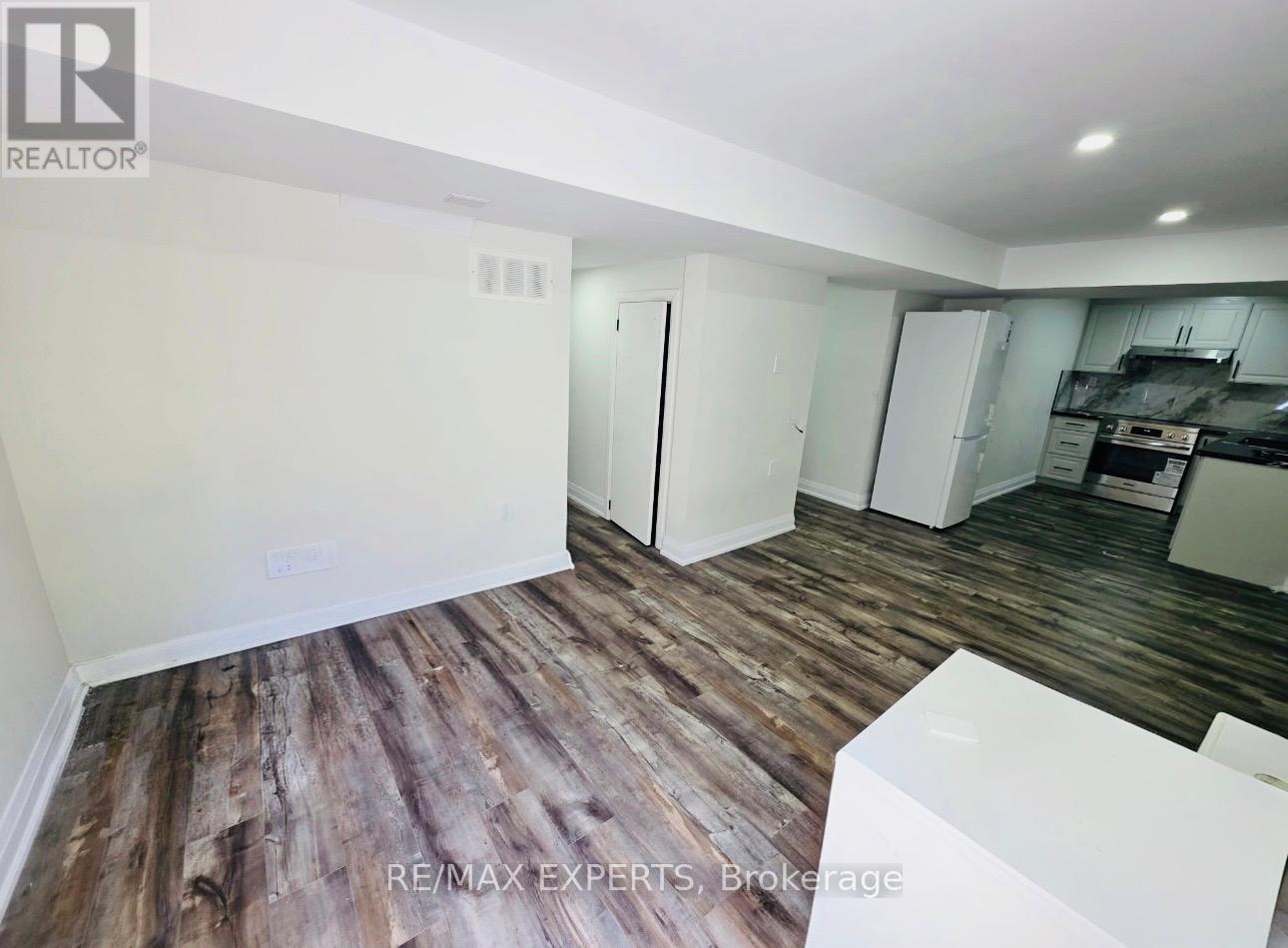 Bsmt - 3400 Erin Centre Boulevard, Mississauga, Ontario  L5M 8C3 - Photo 3 - W13464542