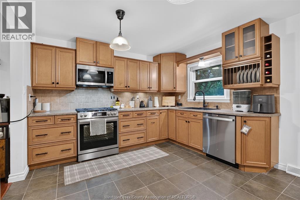 986 Belle Isle View Boulevard, Windsor, Ontario  N8S 3G5 - Photo 11 - 26014584