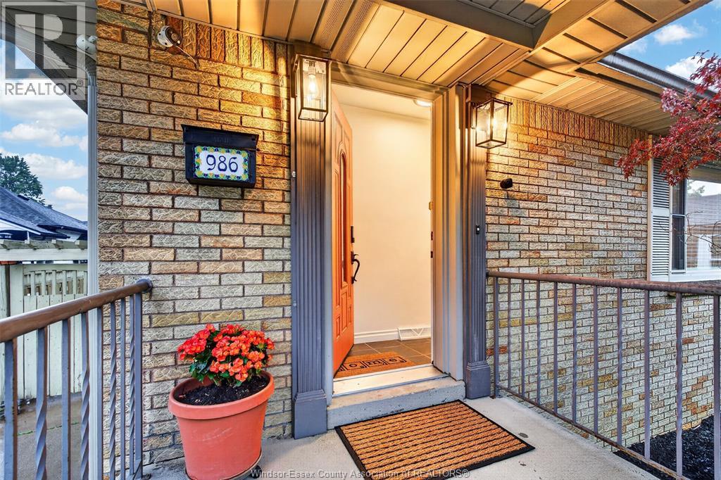 986 Belle Isle View Boulevard, Windsor, Ontario  N8S 3G5 - Photo 4 - 26014584
