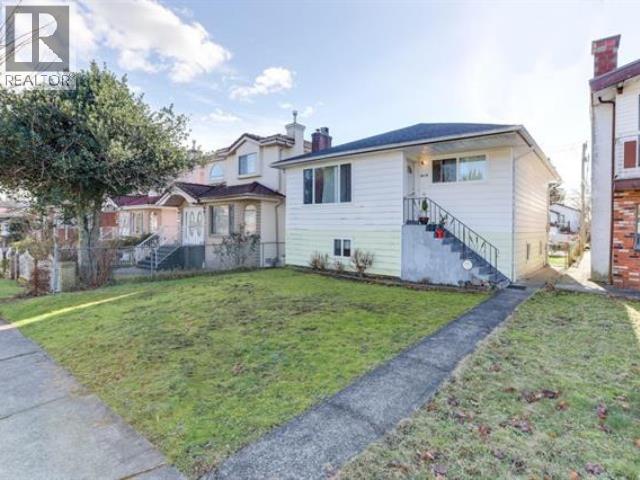 3416 MONMOUTH AVENUE, Vancouver, British Columbia