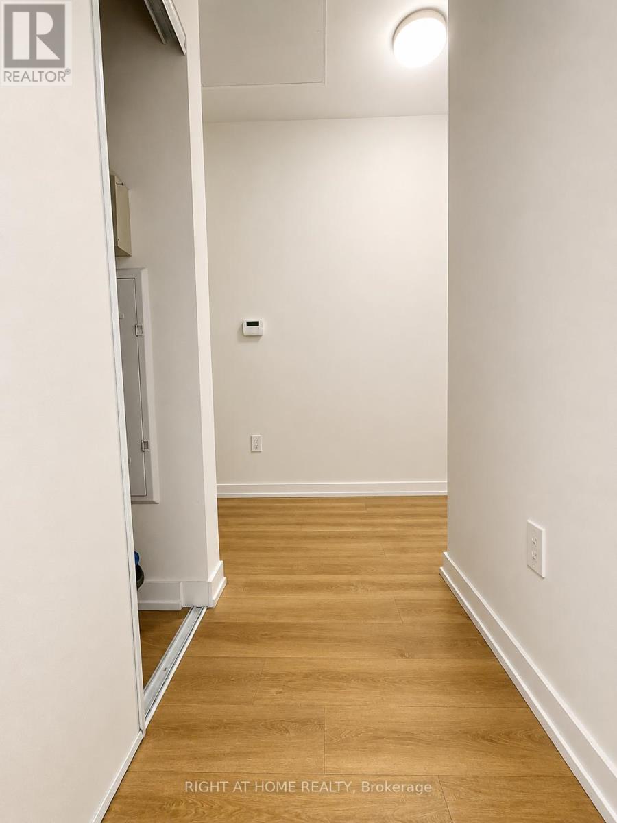 107 - 2300 St Clair Avenue W, Toronto, Ontario  M6N 1K8 - Photo 17 - W13464564