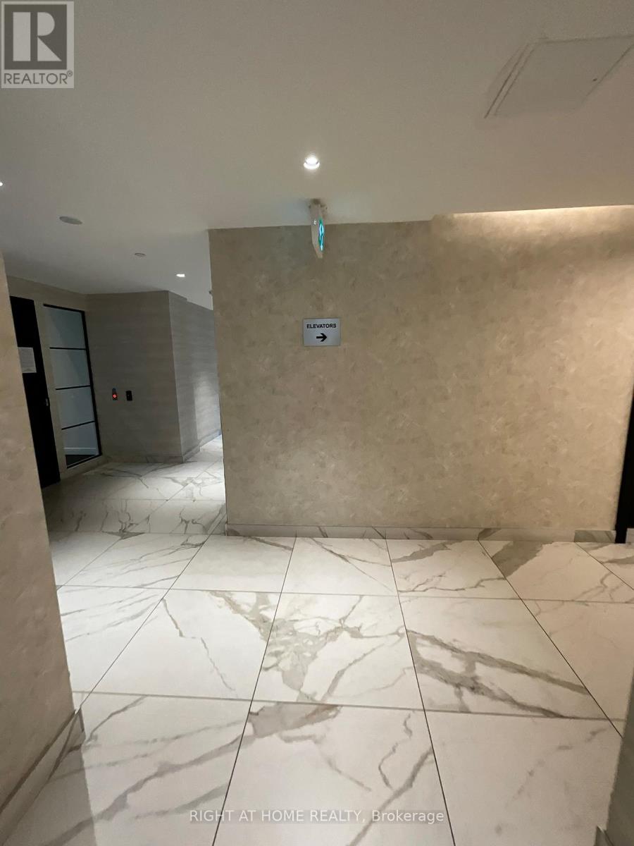 107 - 2300 St Clair Avenue W, Toronto, Ontario  M6N 1K8 - Photo 8 - W13464564