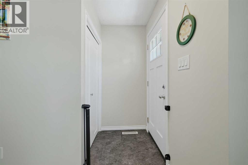 6208 37 Street Sw, Calgary, Alberta  T3E 5M8 - Photo 3 - A2322498