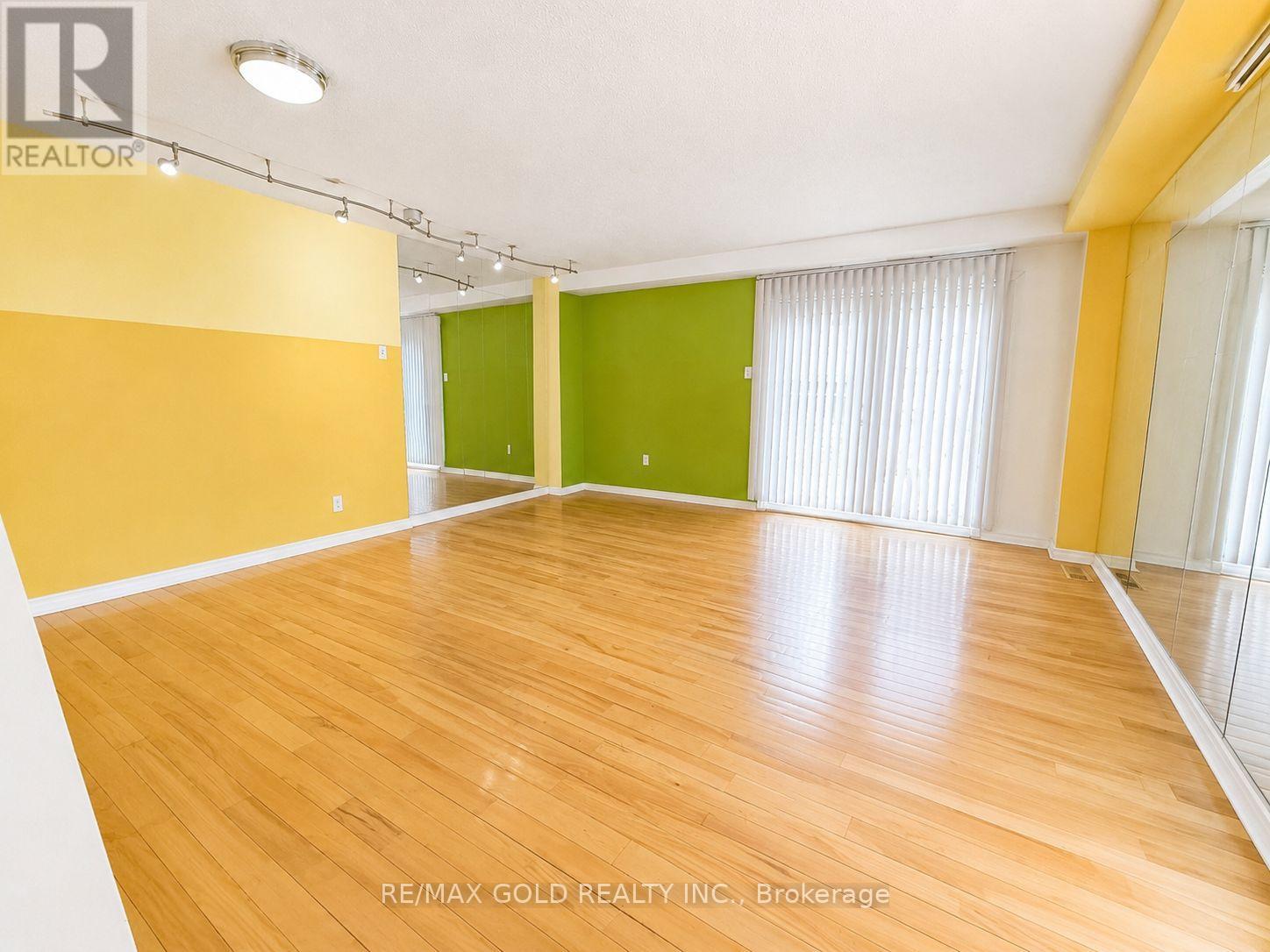 15 Huntingwood Crescent, Brampton, Ontario L6S 1C5 - Photo 10 - W13457324