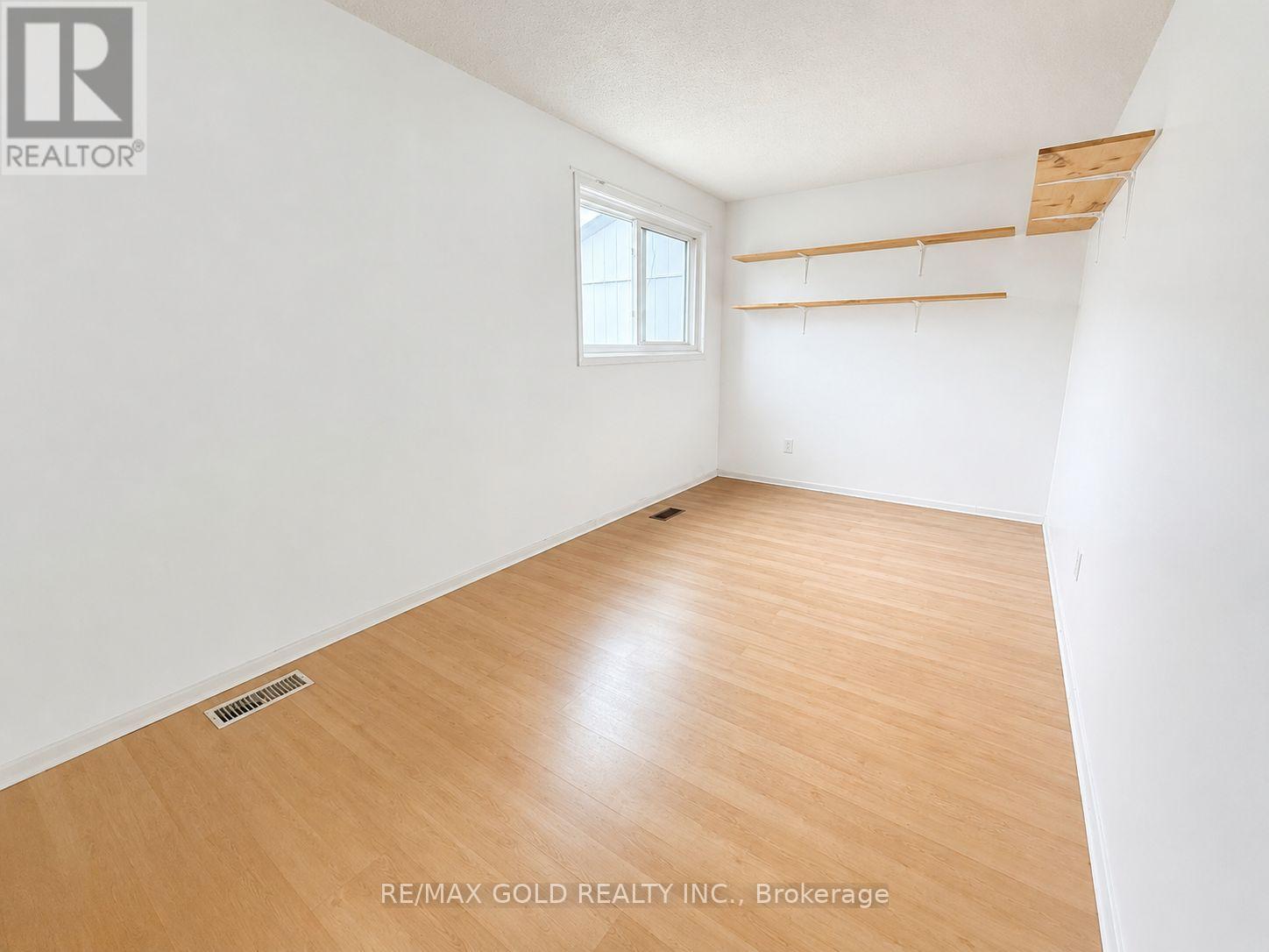 15 Huntingwood Crescent, Brampton, Ontario L6S 1C5 - Photo 8 - W13457324