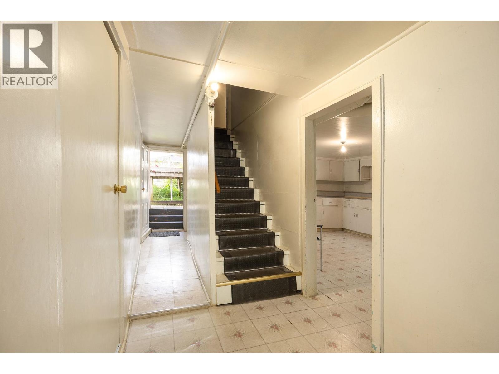 855 Nanaimo Street, Vancouver, British Columbia  V5L 4S8 - Photo 13 - R3136495