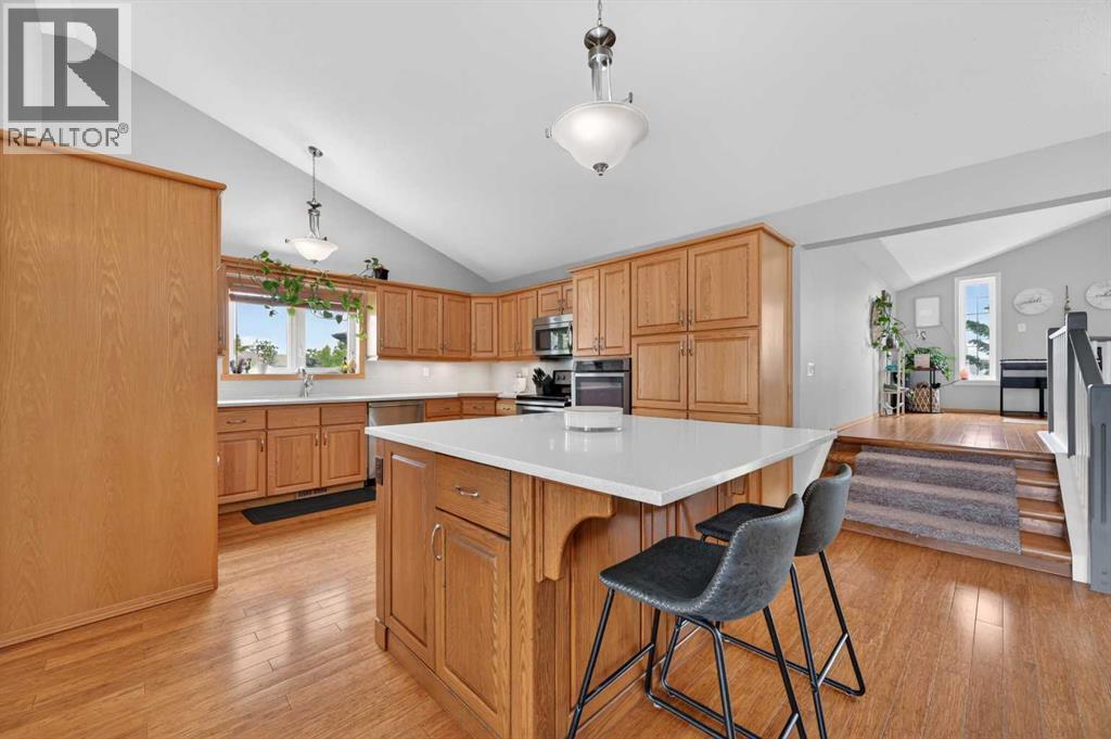 35 Pine Place, Crossfield, Alberta  T0M 0S0 - Photo 11 - A2319059