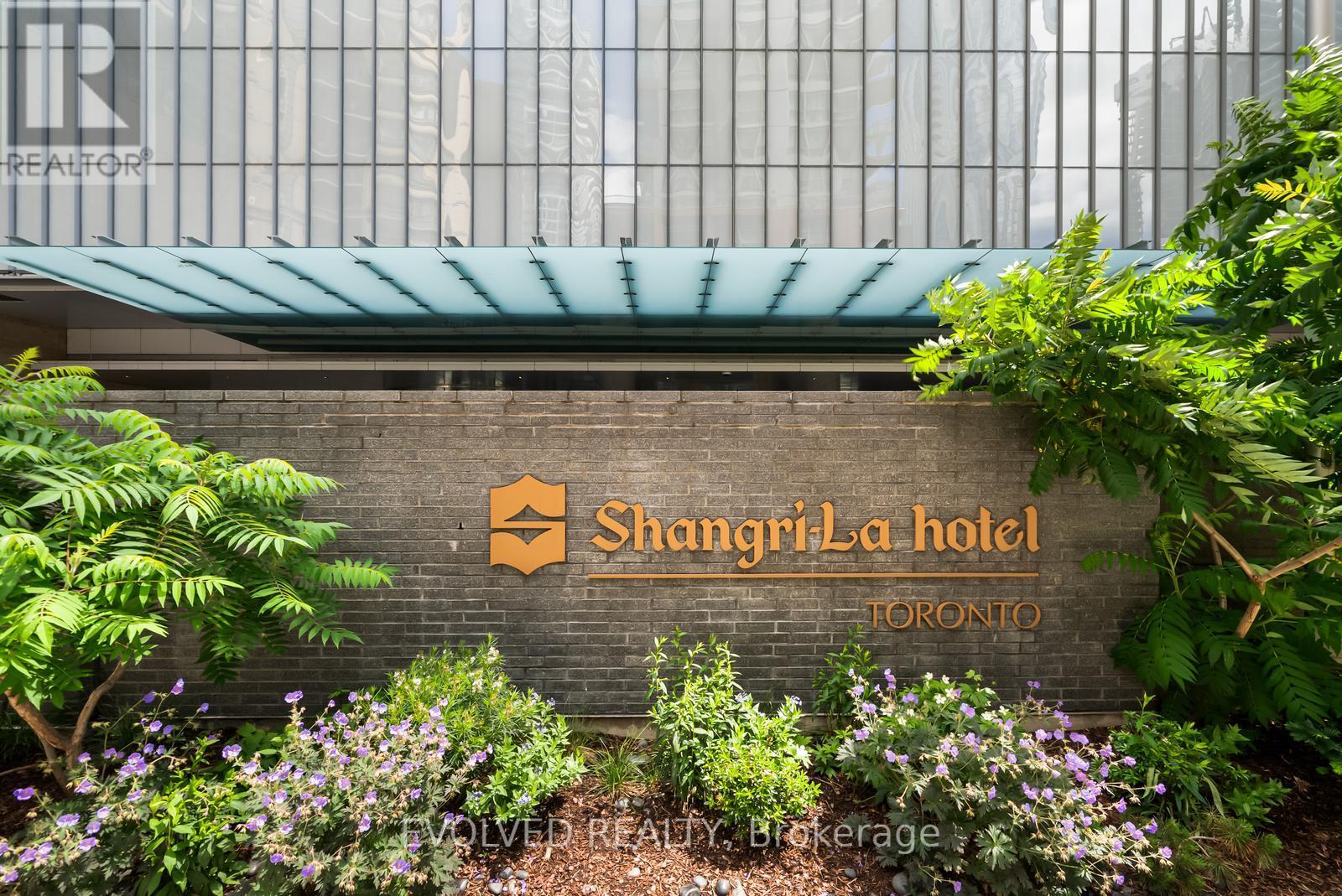 3304 - 180 UNIVERSITY AVENUE, Toronto, Ontario