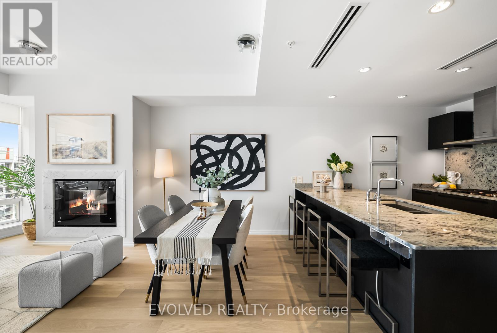3304 - 180 University Avenue, Toronto, Ontario M5H 0A2 - Photo 12 - C13464584