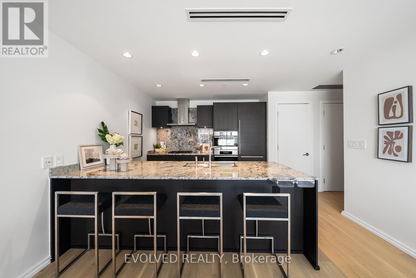 3304 - 180 University Avenue, Toronto, Ontario M5H 0A2 - Photo 6 - C13464584