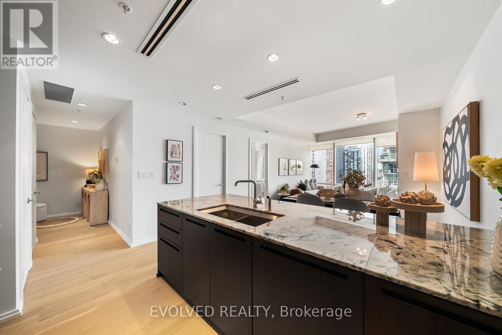 3304 - 180 University Avenue, Toronto, Ontario M5H 0A2 - Photo 8 - C13464584