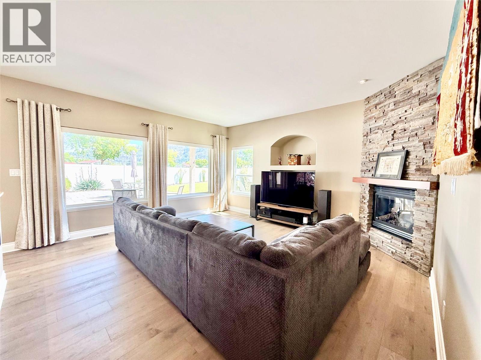 2180 Brycen Place, Grand Forks, British Columbia  V0H 1H0 - Photo 6 - 10391435