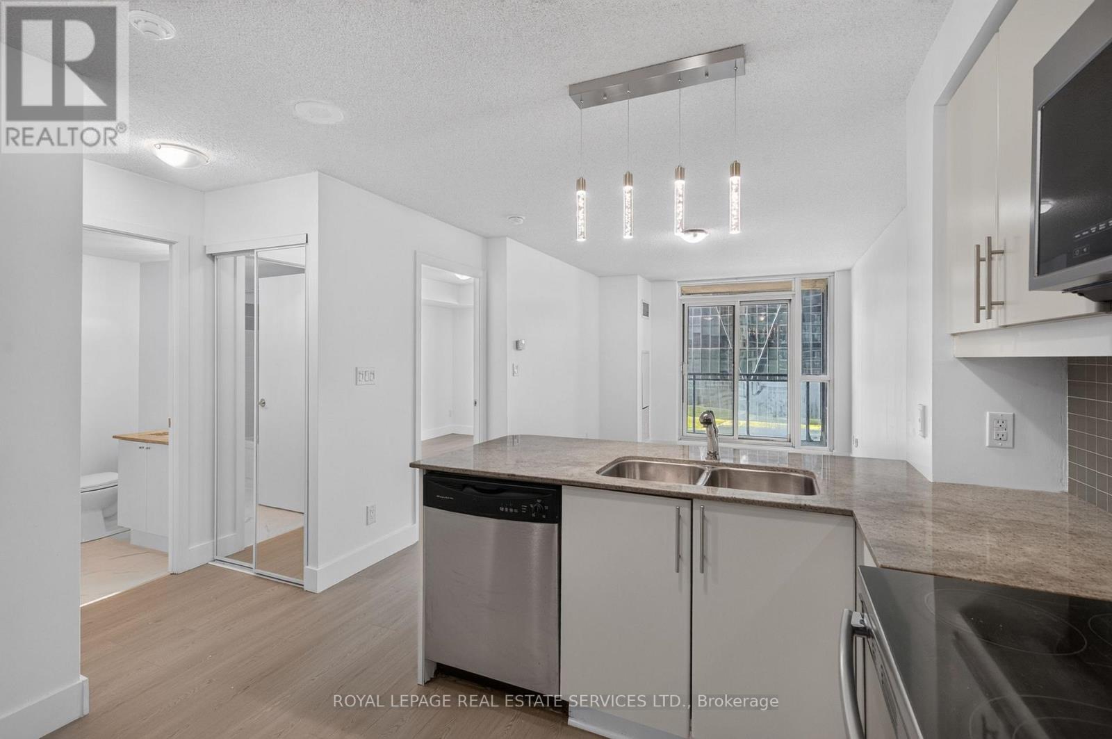 1204 - 18 Harbour Street, Toronto, Ontario  M5J 2Z6 - Photo 9 - C13445494