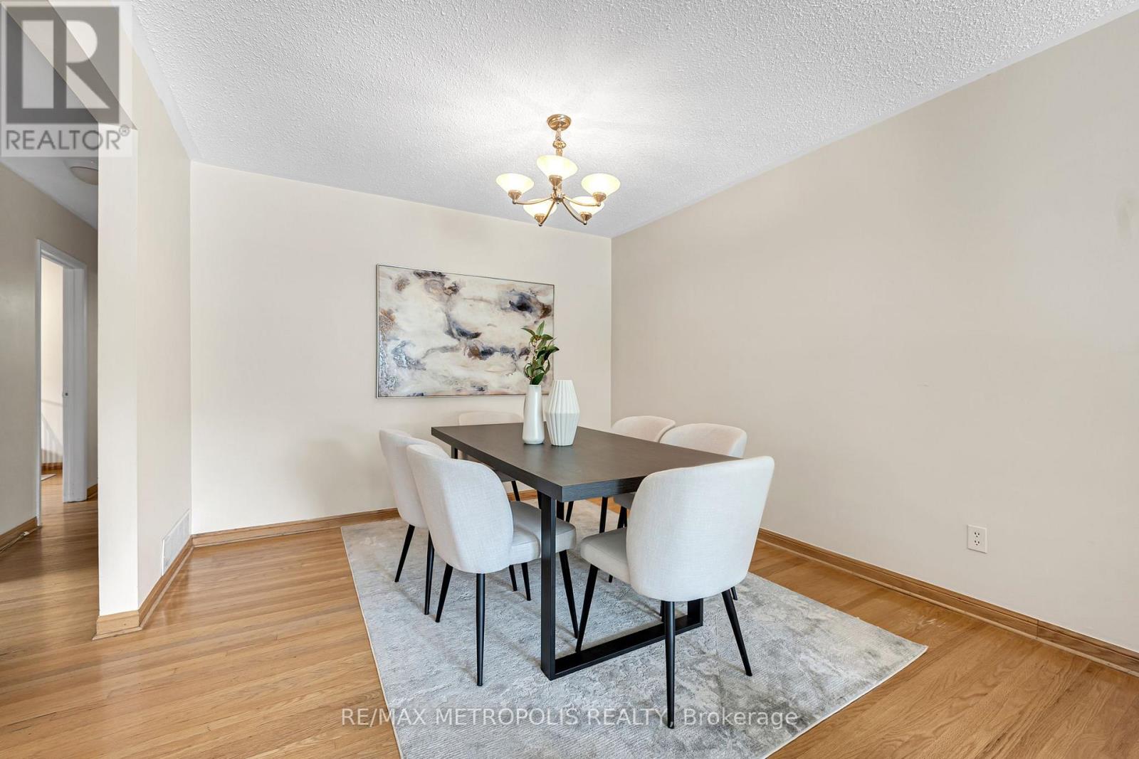 76 Harrington Crescent, Toronto, Ontario  M2M 2Y5 - Photo 5 - C13464338