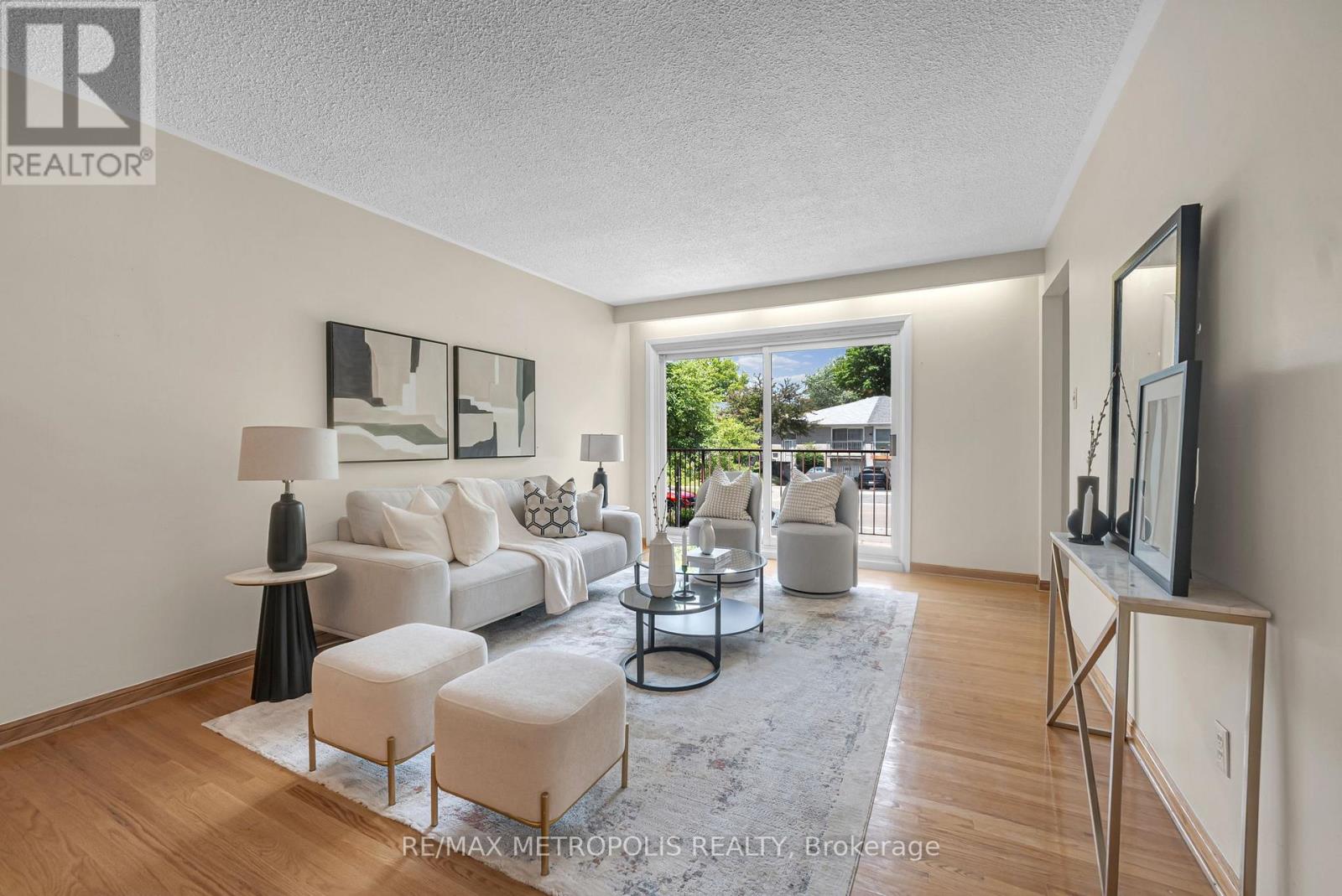 76 Harrington Crescent, Toronto, Ontario  M2M 2Y5 - Photo 4 - C13464338