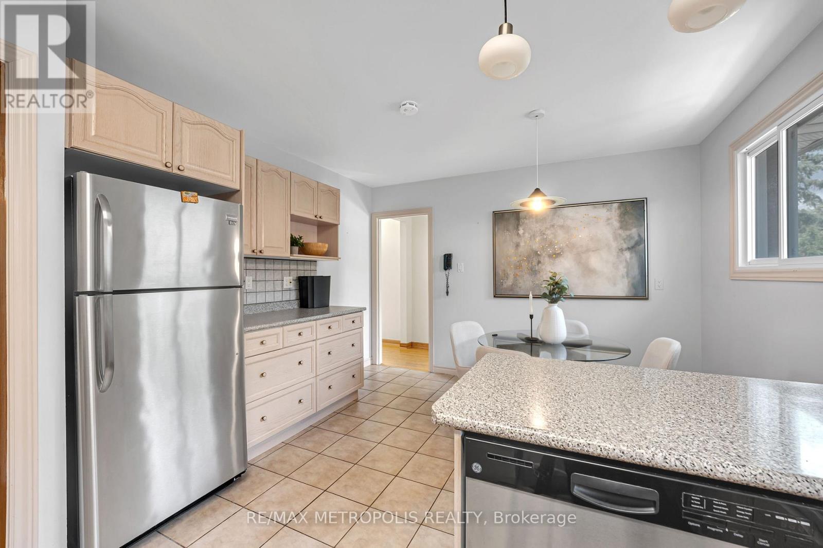 76 Harrington Crescent, Toronto, Ontario  M2M 2Y5 - Photo 8 - C13464338
