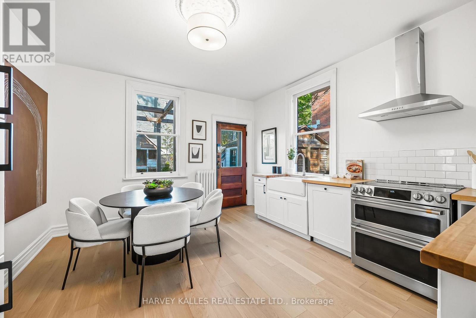 139 Hammersmith Avenue, Toronto, Ontario  M4E 2W5 - Photo 9 - E13420218