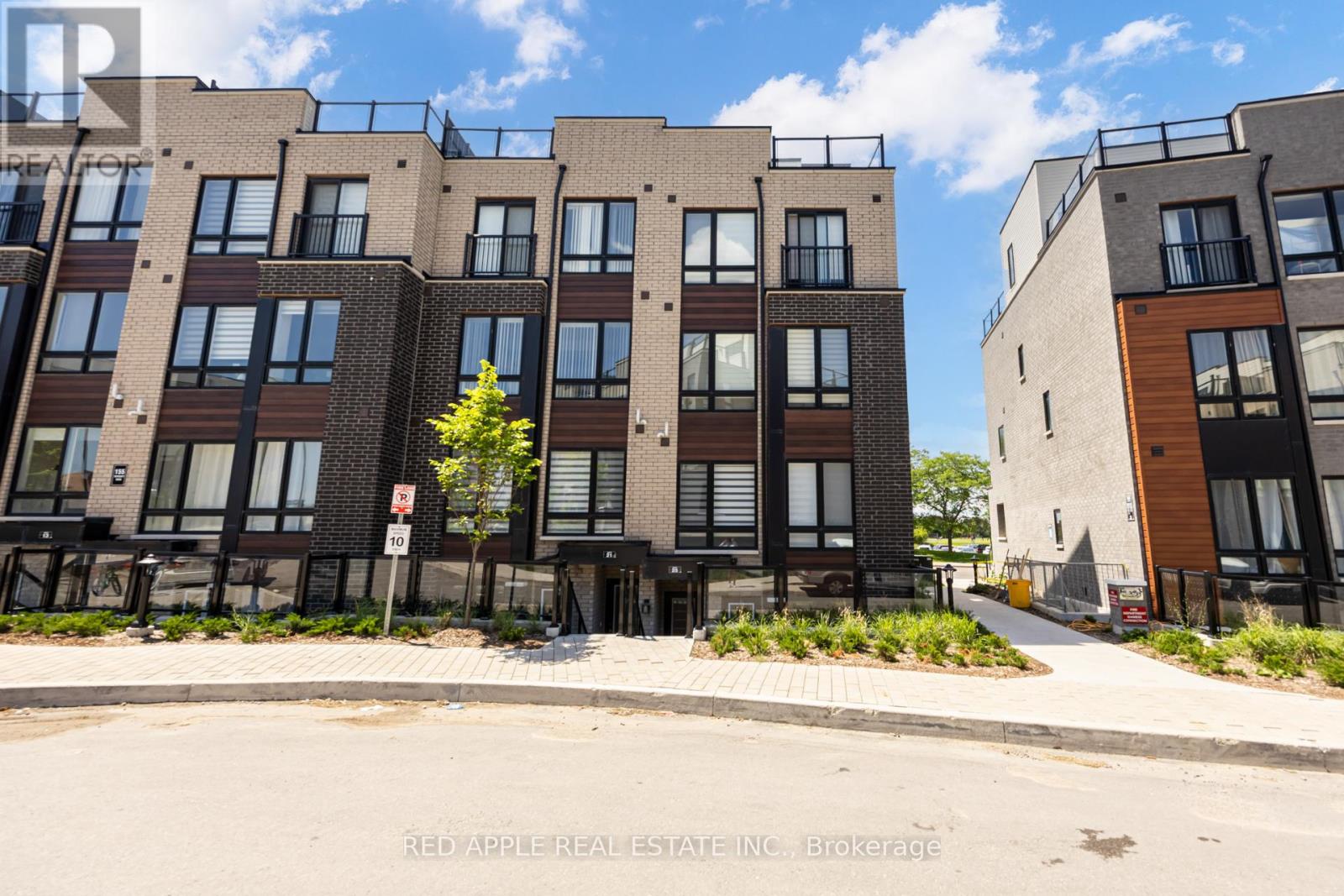 25 - 155 TAPSCOTT ROAD, Toronto, Ontario