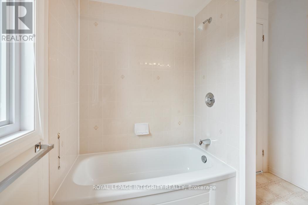 6176 Oak Meadows Drive Drive, Ottawa, Ontario  K1C 7G8 - Photo 20 - X13461836