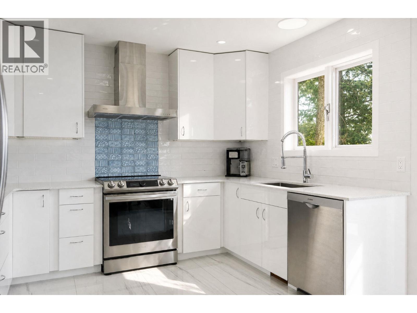 1576 West Kelowna Road, West Kelowna, British Columbia  V1Z 3H5 - Photo 15 - 10391486