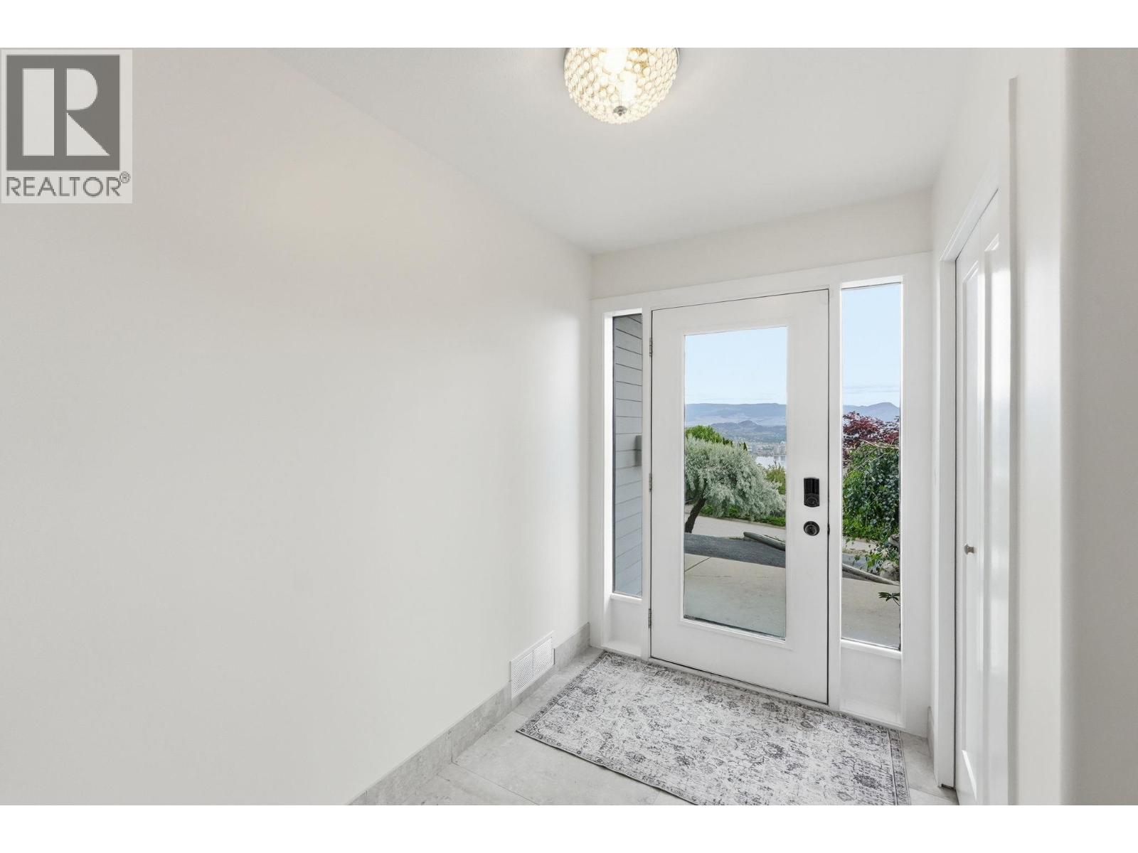 1576 West Kelowna Road, West Kelowna, British Columbia  V1Z 3H5 - Photo 5 - 10391486