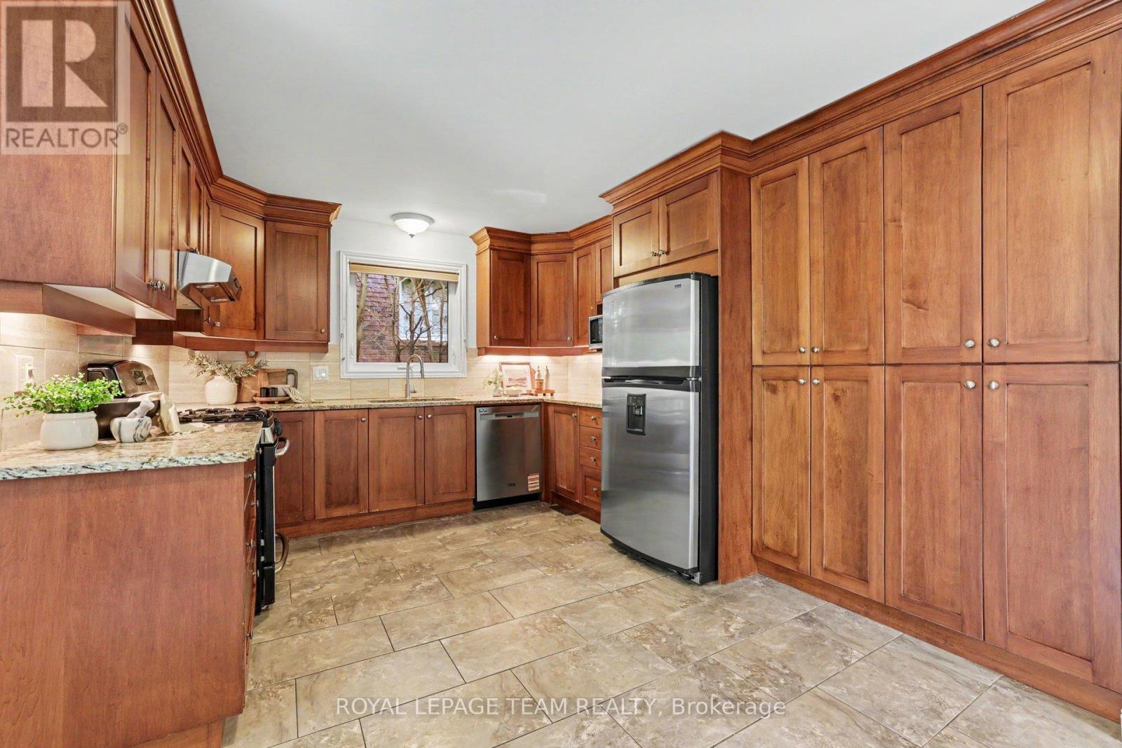 26 Bernier Terrace, Ottawa, Ontario  K2L 2V2 - Photo 9 - X13464652