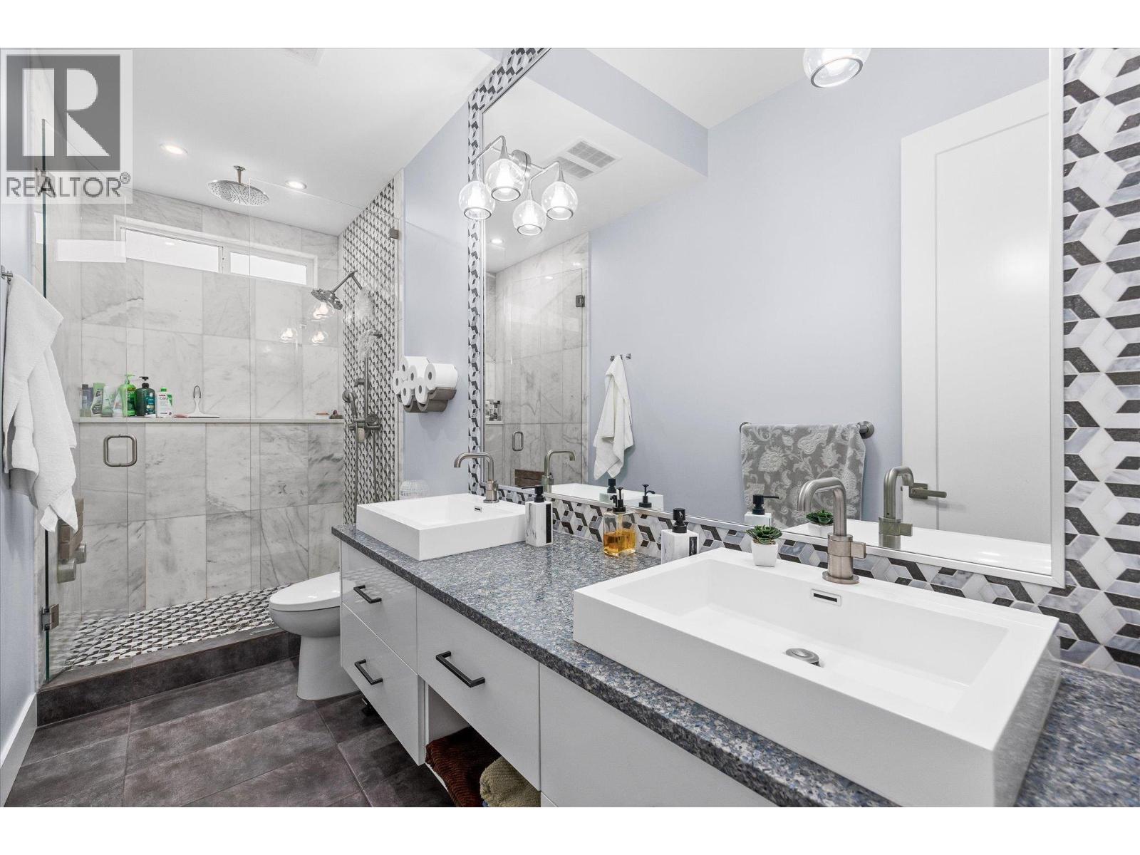 1088 Clarance Avenue, Kelowna, British Columbia  V1W 5M6 - Photo 24 - 10390847