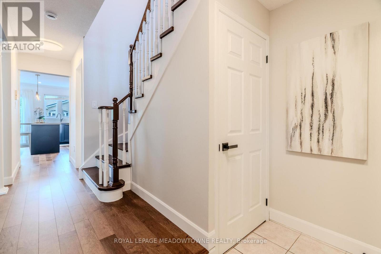 3206 Apricot Street, Mississauga, Ontario  L5N 8A8 - Photo 5 - W13464626