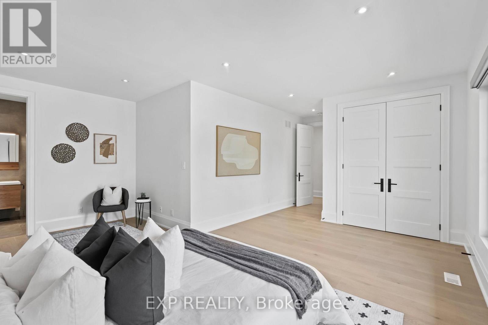 51 Thirty Ninth Street, Toronto, Ontario  M8W 3M6 - Photo 25 - W13464650