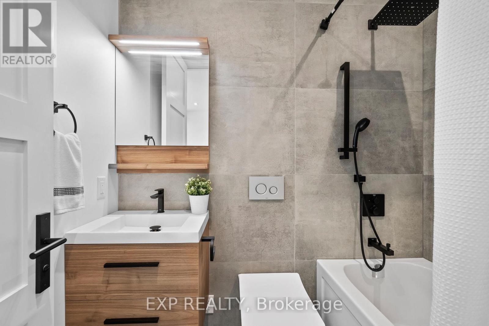 51 Thirty Ninth Street, Toronto, Ontario  M8W 3M6 - Photo 32 - W13464650