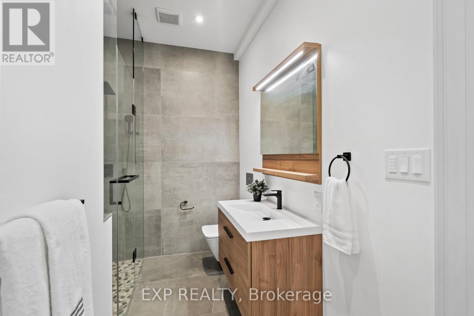 51 Thirty Ninth Street, Toronto, Ontario  M8W 3M6 - Photo 26 - W13464650