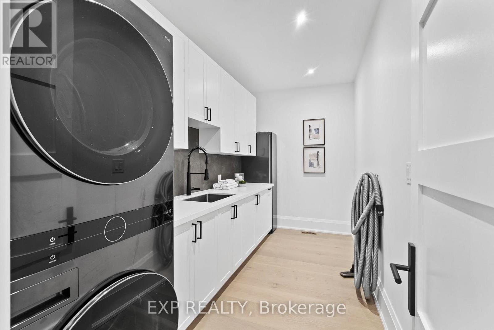51 Thirty Ninth Street, Toronto, Ontario  M8W 3M6 - Photo 33 - W13464650
