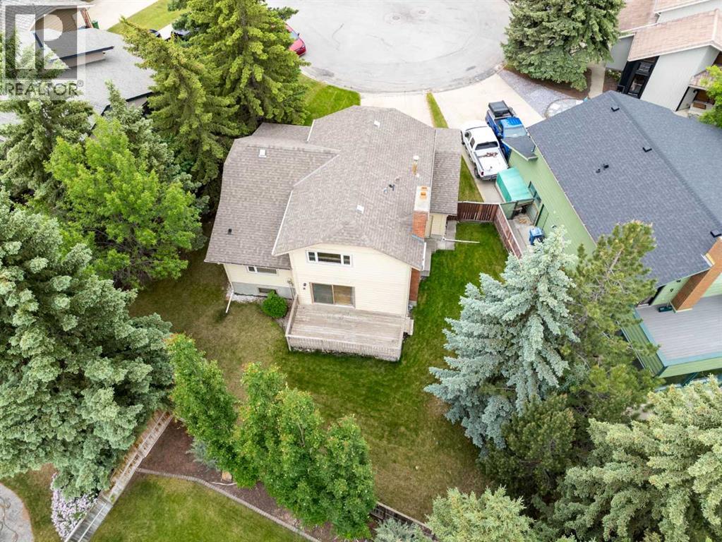 27 Woodgreen Place Sw, Calgary, Alberta  T2W 4A3 - Photo 4 - A2321722