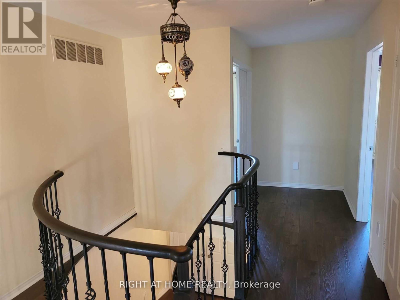 1080 Glenashton Drive, Oakville, Ontario L6H 4B9 - Photo 21 - W13464670