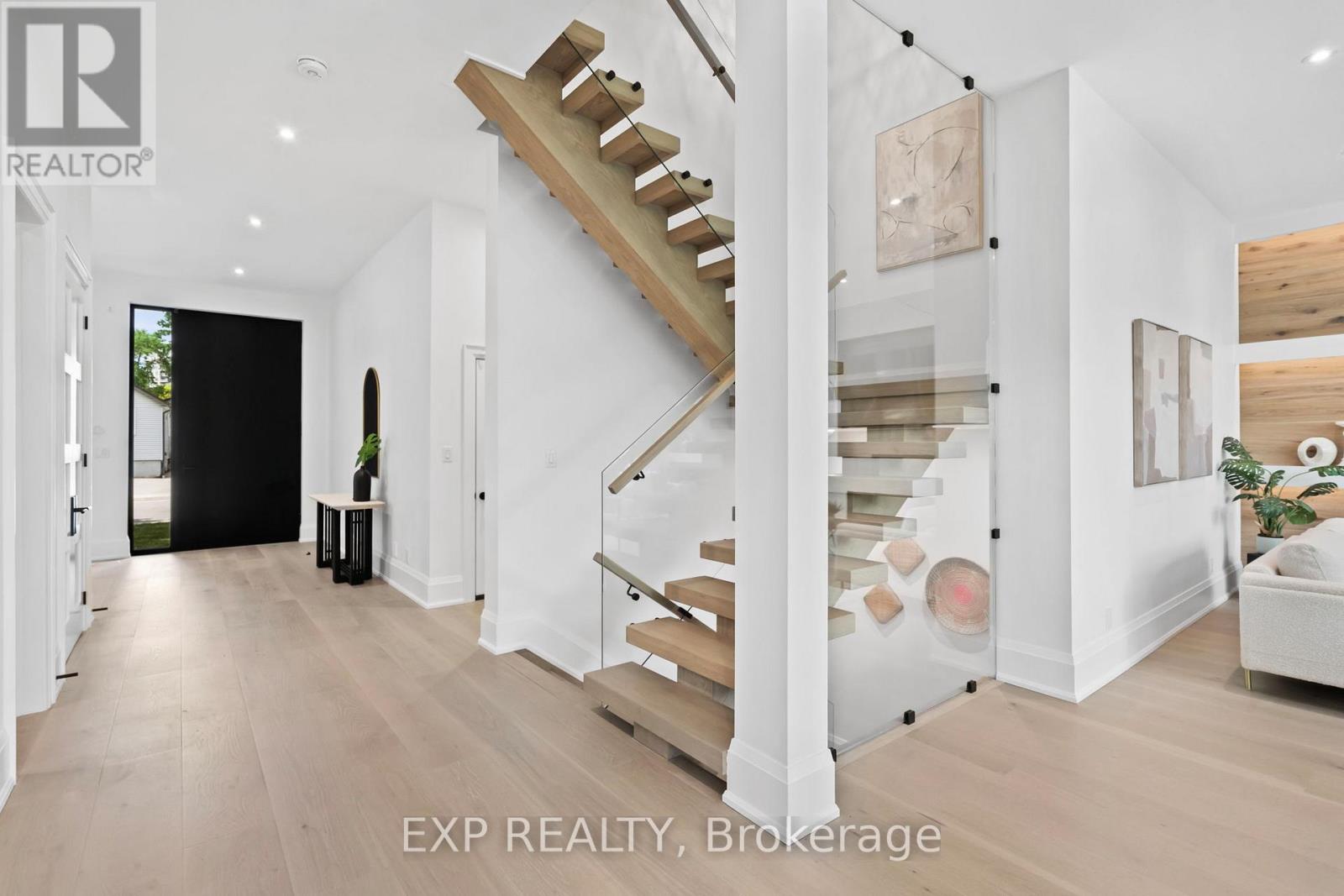 51 Thirty Ninth Street, Toronto, Ontario  M8W 3M6 - Photo 6 - W13464650