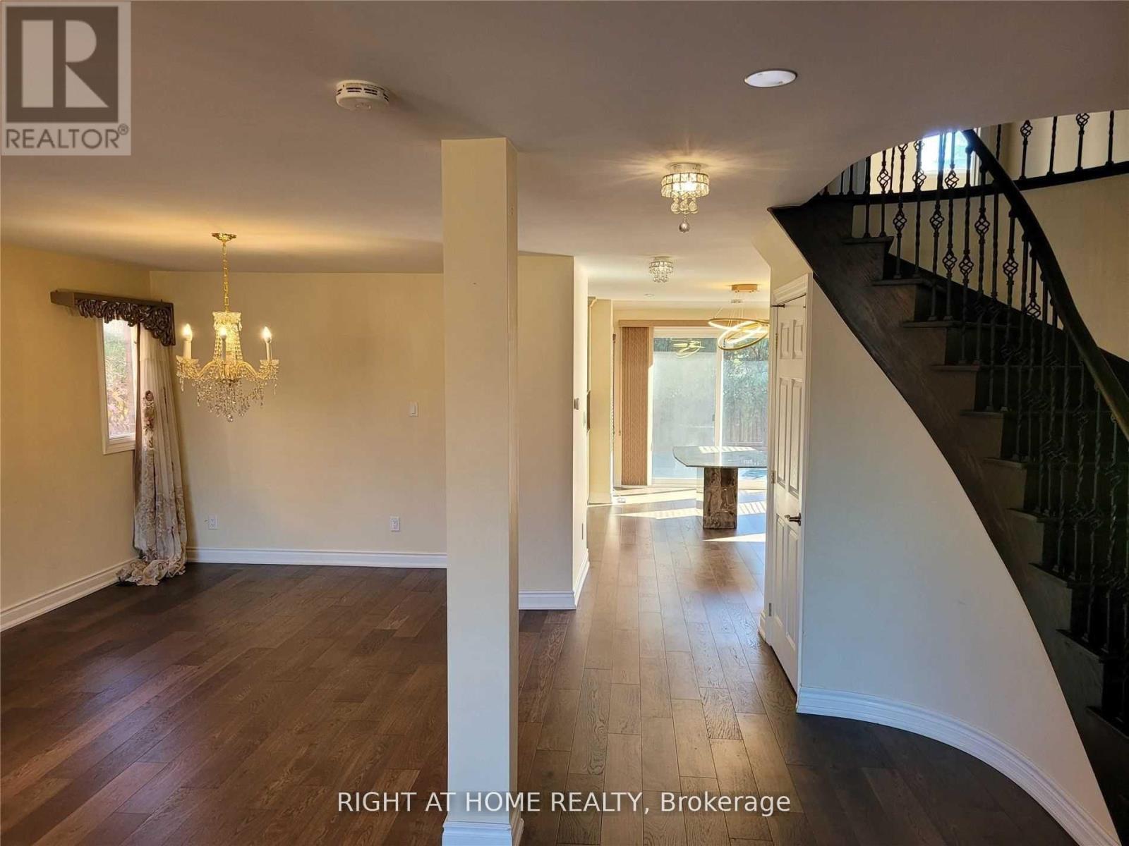 1080 Glenashton Drive, Oakville, Ontario L6H 4B9 - Photo 6 - W13464670
